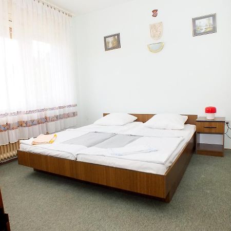 Biba Rooms Karlovac Esterno foto