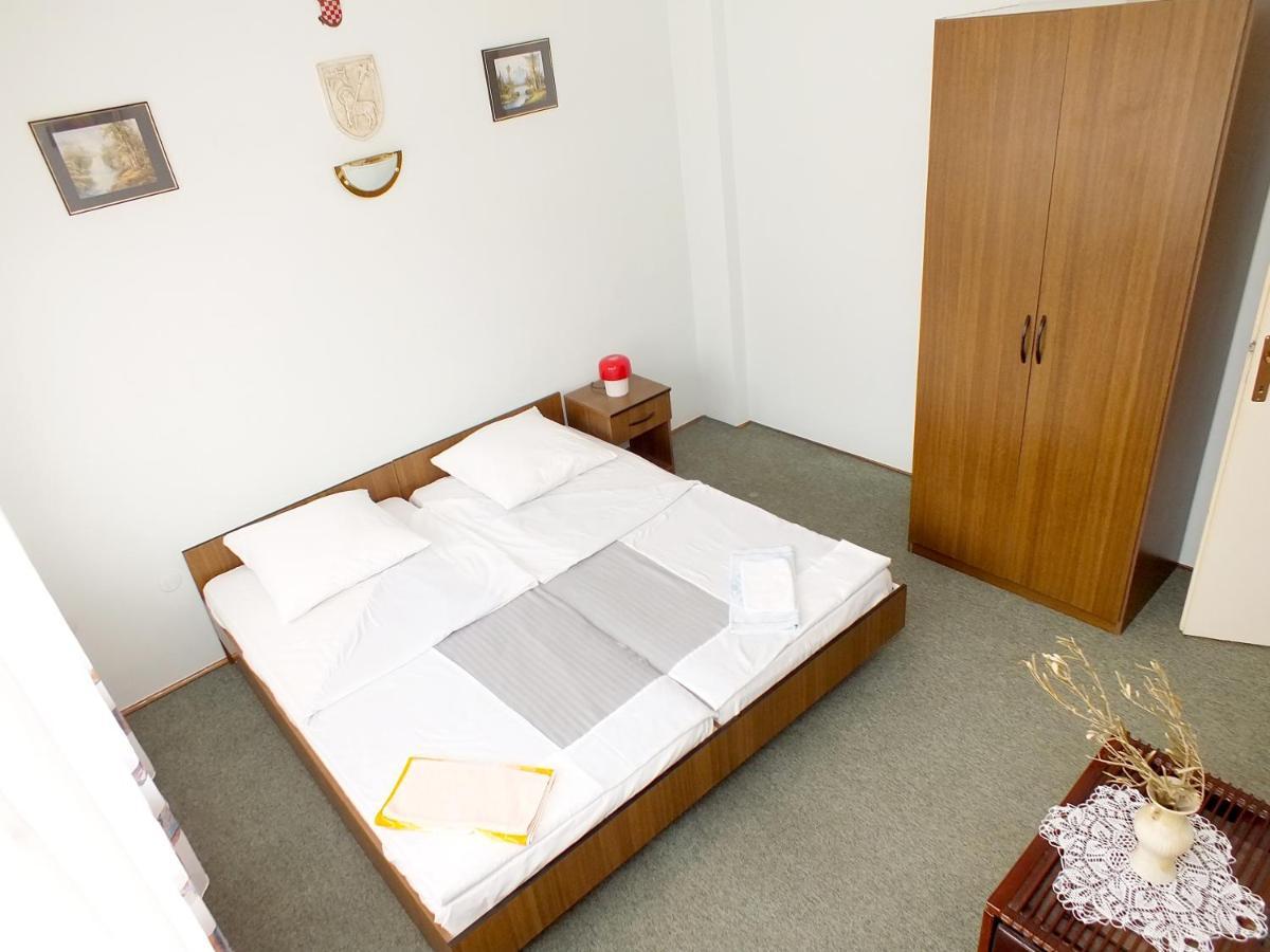 Biba Rooms Karlovac Esterno foto